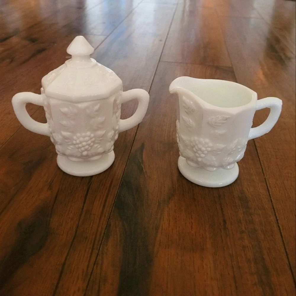 Vintage Westmoreland White Milk Glass‎ Harvest Grape Creamer Sugar Bowl Set 2pc